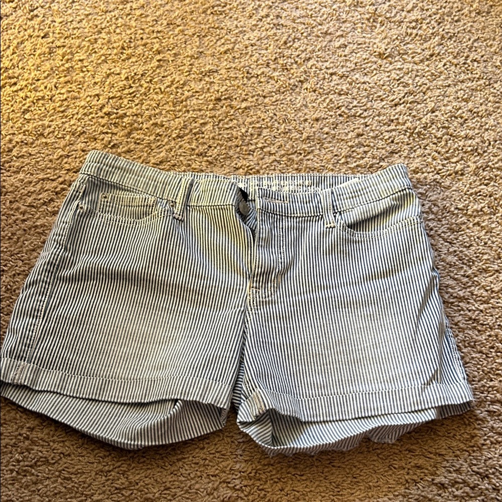 GAP Women's Pinstriped Shorts - Navy and White